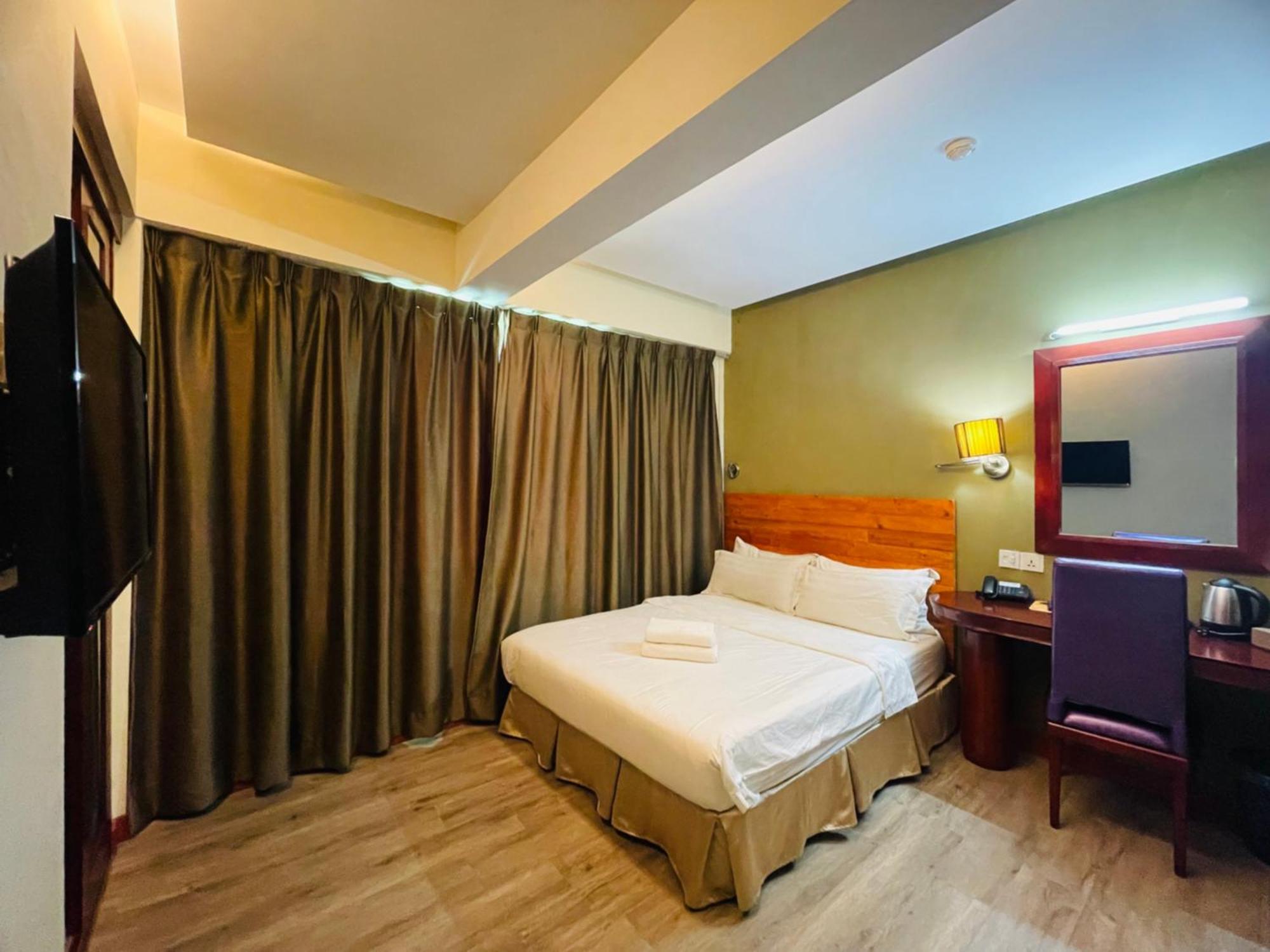 Celyn City Hotel Кота-Кинабалу Экстерьер фото